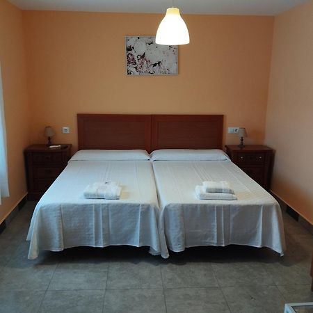 Hostal Bordillas Pomaluengo Extérieur photo