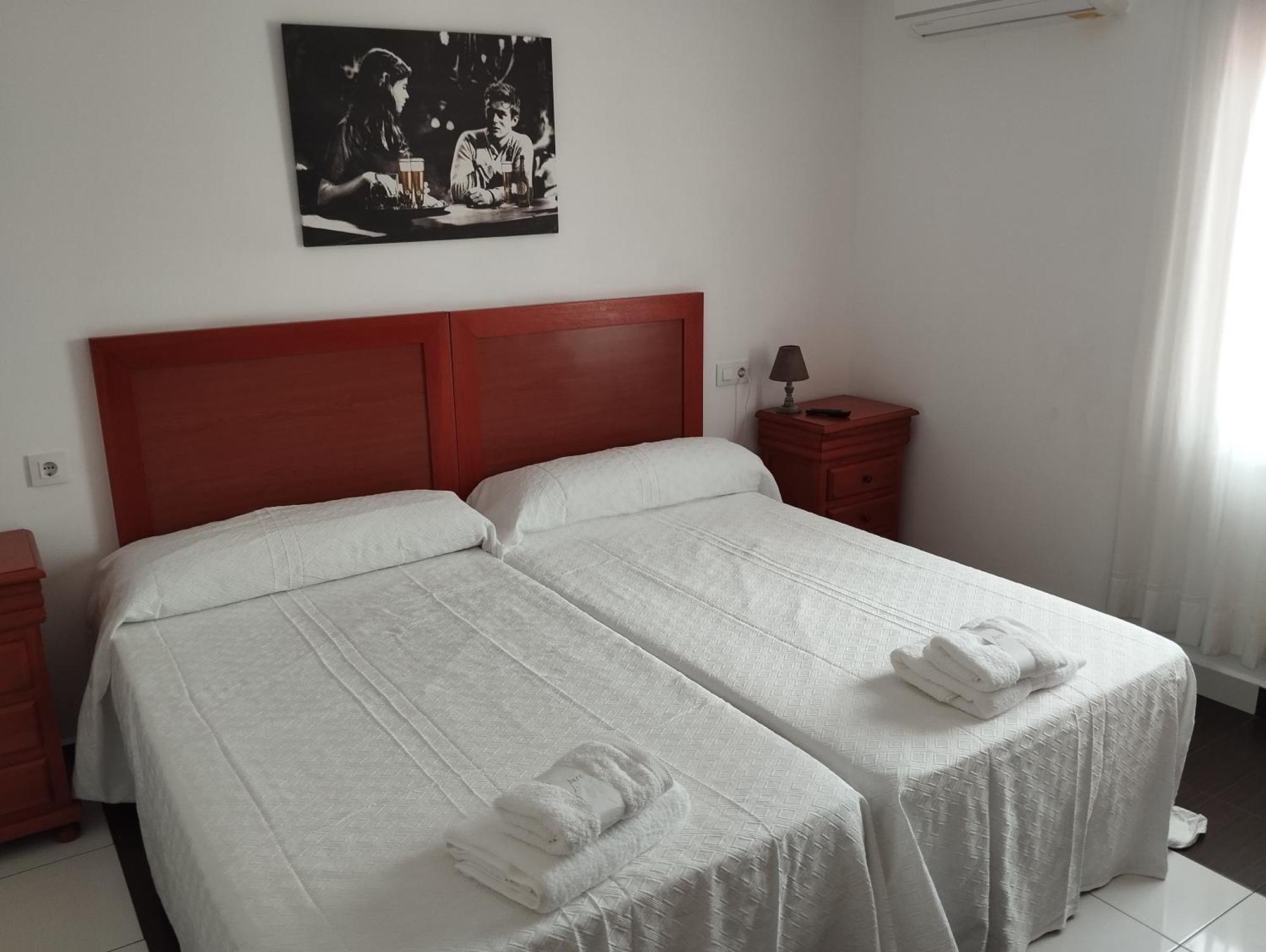 Hostal Bordillas Pomaluengo Extérieur photo